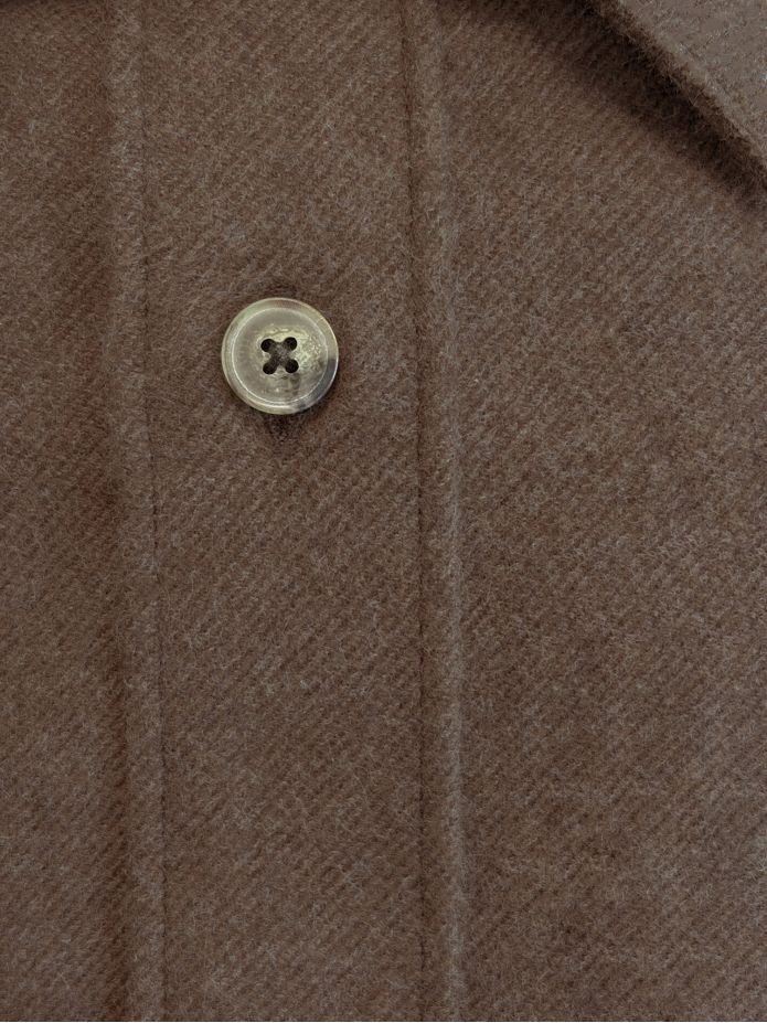 Hemd mit französischem Kragen aus braunem Flanell