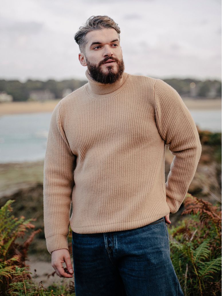 Camel-farbener Rollkragenpullover Adam