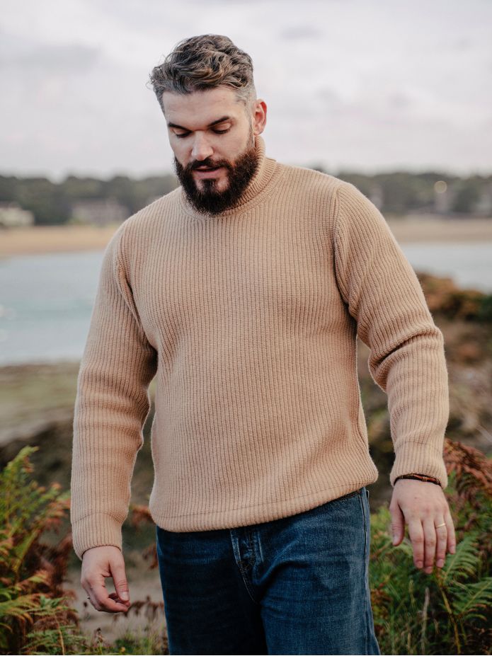 Camel-farbener Rollkragenpullover Adam