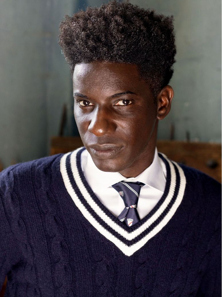 Marineblauer Pullover mit V-Ausschnitt Scott