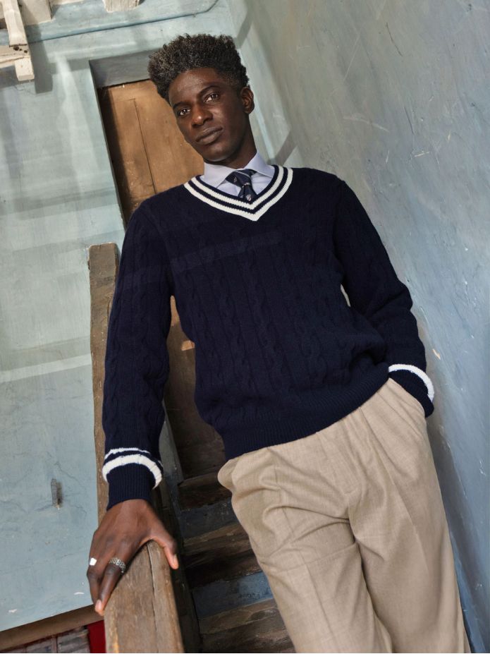 Marineblauer Pullover mit V-Ausschnitt Scott