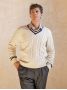 Ecrufarbener Zopfmuster-Pullover mit V-Ausschnitt Scott
