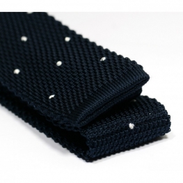 DIE STRICKKRAWATTE